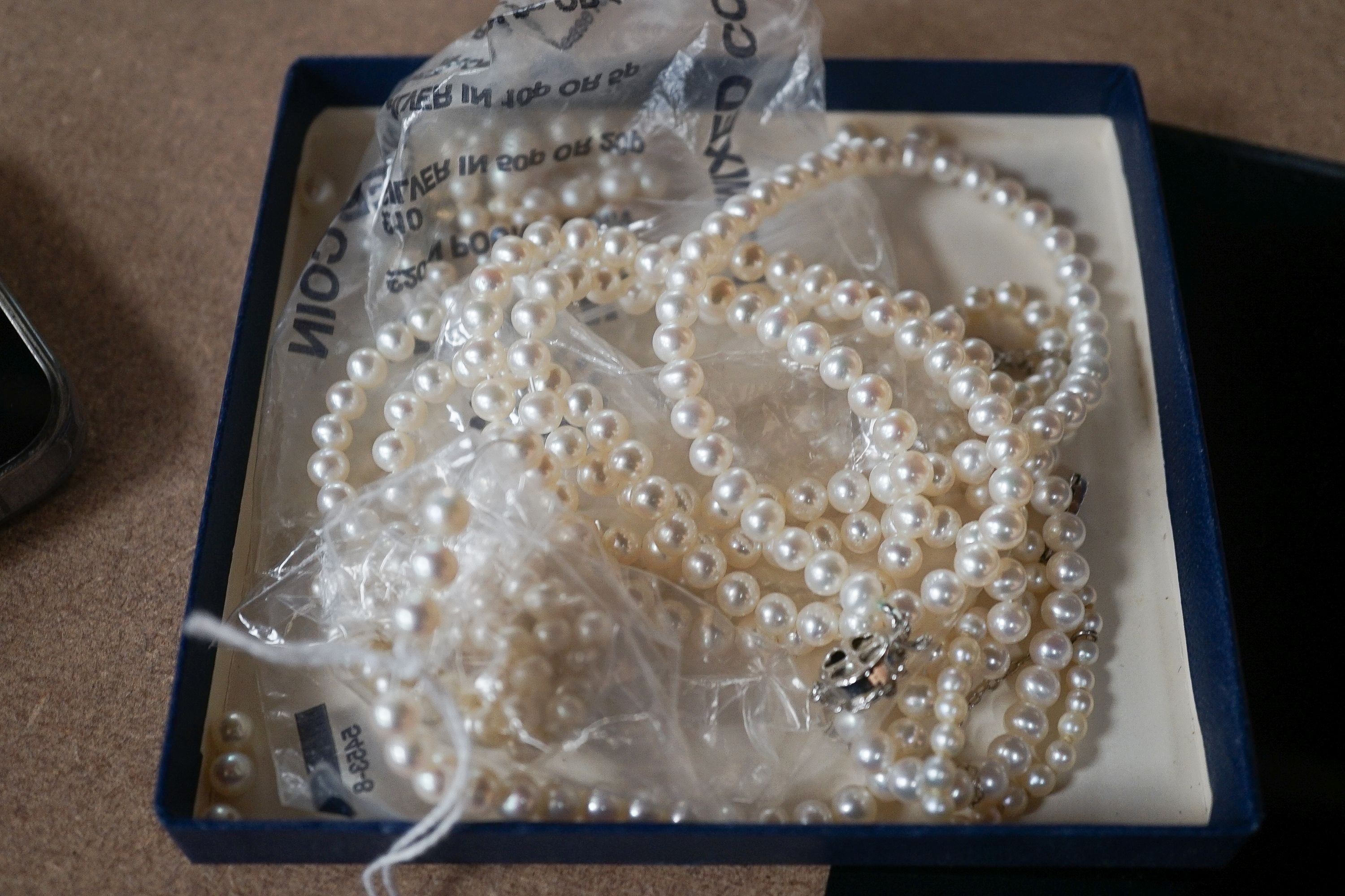 Modern cultured pearl necklaces etc.